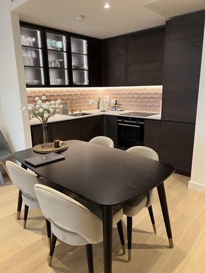 Beautiful One-Bedroom Flat Short Term Main Photo