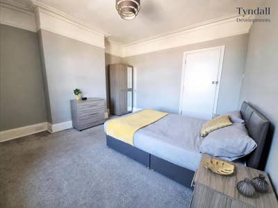 Room in a Shared House, Guildhall St, CT20 Main Photo