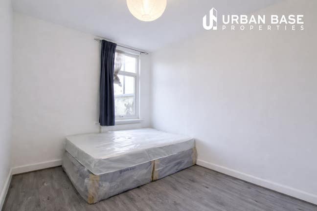 Lovely Double Bedroom in Grays RM17 Main Photo