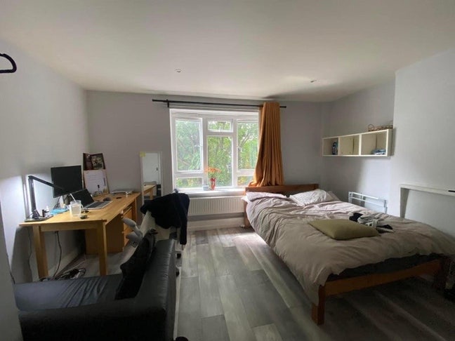 Extra Large Double bedroom in Angel Zone 1 Main Photo