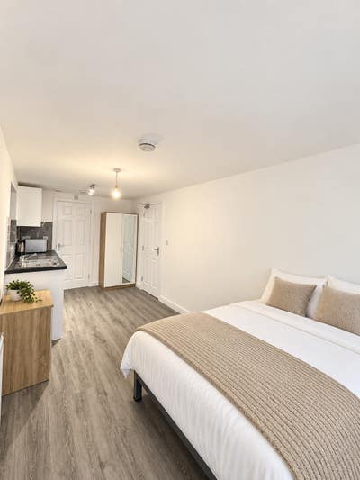 Brand New Studio in the City Centre Main Photo