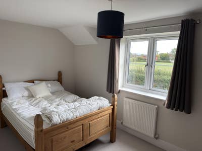 Country home room with parking Main Photo