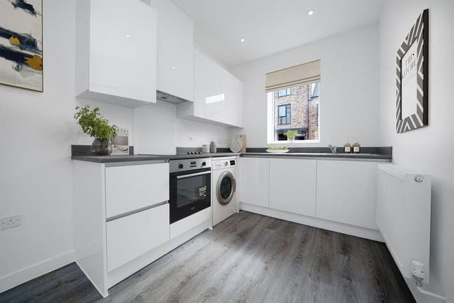 Large Double Room Birmingham City Centre Main Photo