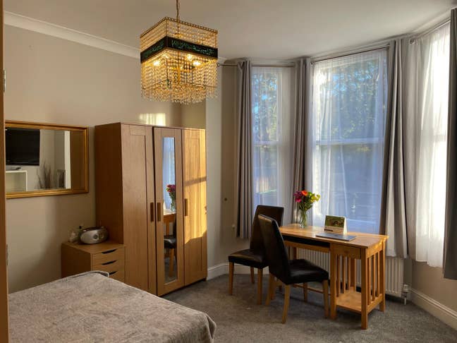 Spacious double room with garden Fentiman Rd SW8  Main Photo