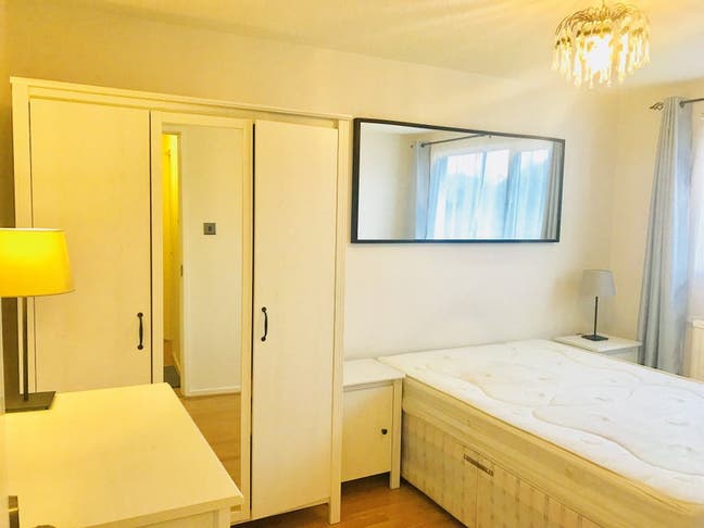 Ensuite Double Room  to let in Borehamwood  Main Photo