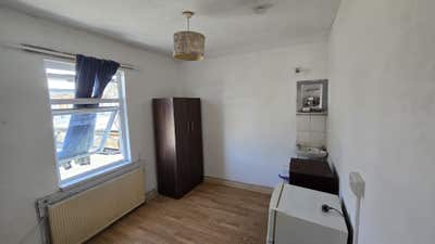 Renovated/Close to Heathrow/Hounslow/Whitton/Felth Main Photo