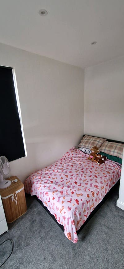 Large single room bills included Main Photo