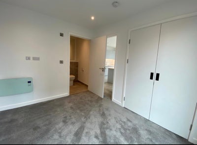 En-suite Bedroom in Prime Location Main Photo