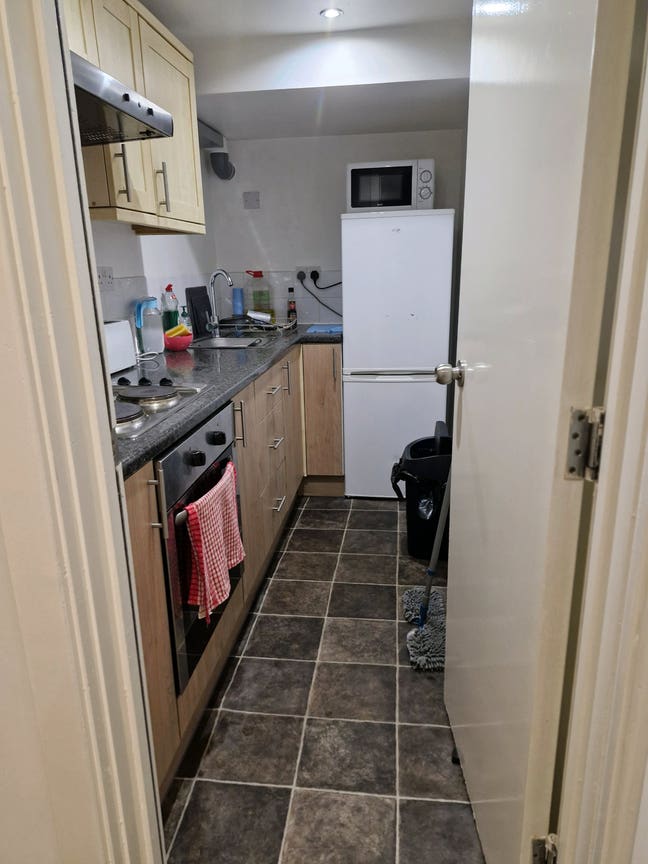 Studio for 910&pound; per month Main Photo