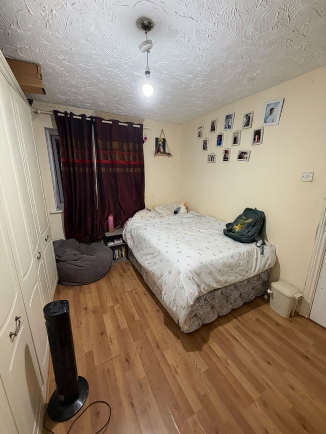 Single Room available Near King George Hospital Main Photo