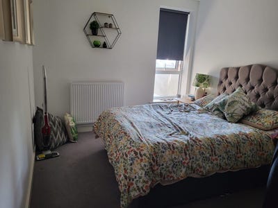 Spare room for short stay from 27th November  Main Photo