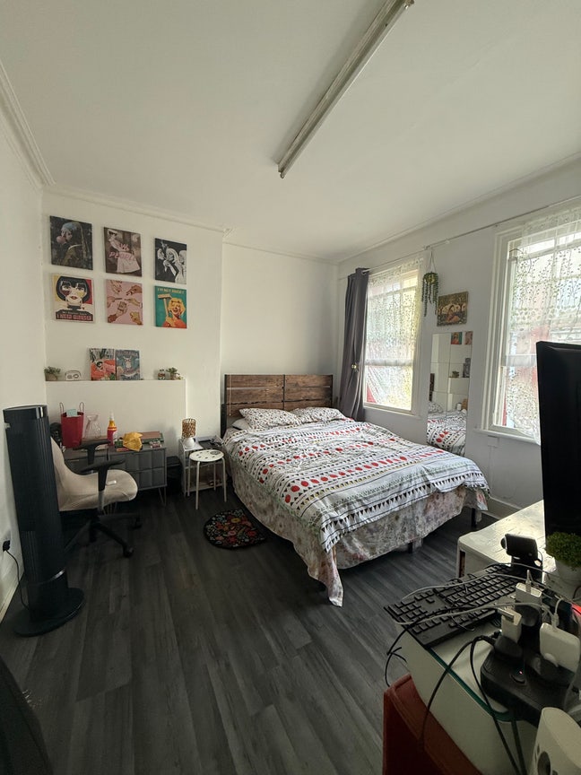 Short Term Let 2 mins from Station and Groceries Main Photo
