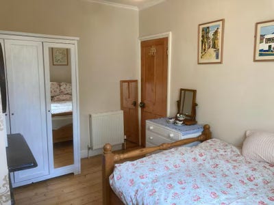 Quiet small double room – ideal PhD/Master's/visit Main Photo