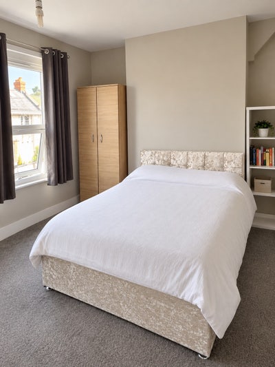 Double room in North Greenwich  Main Photo