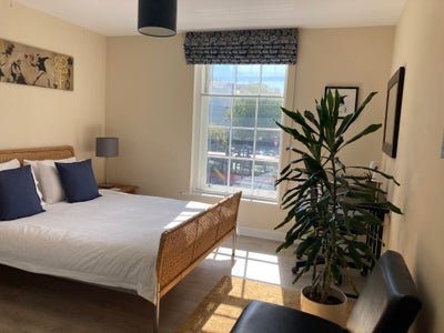 City Centre Prime Location - Private Bathroom Main Photo