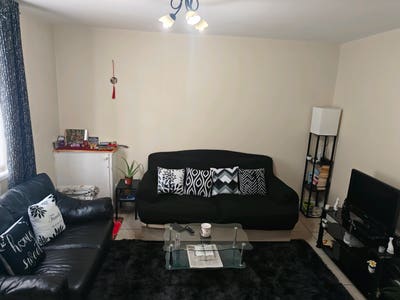 Double Room Available in a Clean 2-Bedroom Kingbed Main Photo