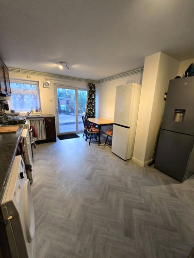 Dagenhan room for rent  Main Photo