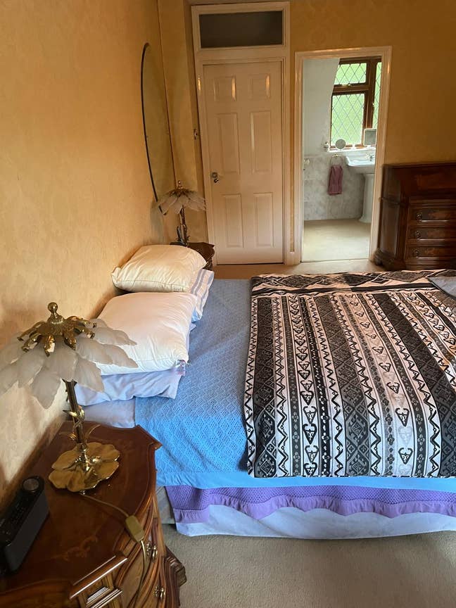 Room in detached house  Main Photo