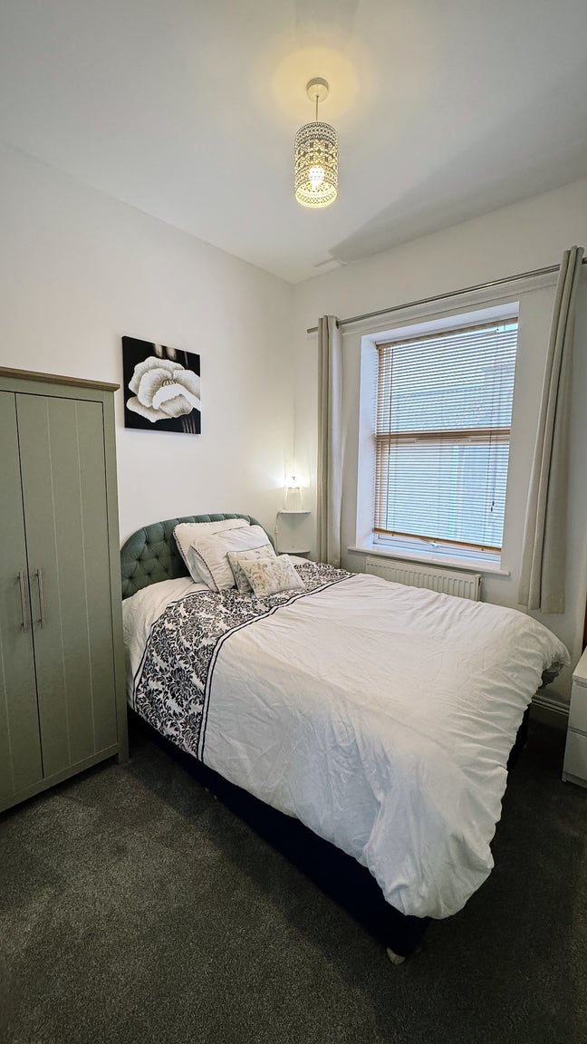 Double Bedroom En-Suite For Rent W-S-M Town Main Photo