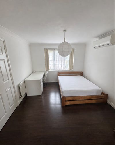 MUST VIEW: Beautiful Self Contained En-suite Main Photo
