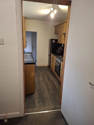 Double With Single & Single Room Available  Main Photo