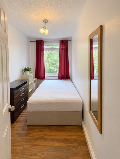 Cozy room in Putney  Main Photo