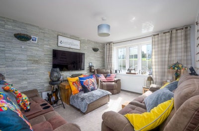 Rooms To Rent in Large Detached 4 Bed  Main Photo