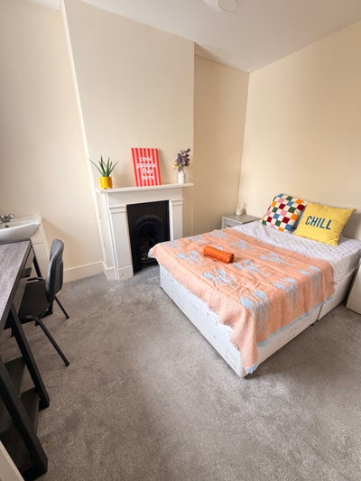 🌸All Female House Share! Elm Grove Area🌸 Main Photo