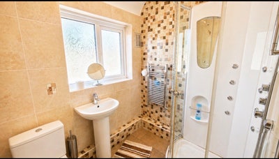 One single/double/king size room available  Main Photo