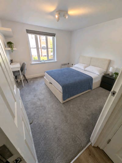 ⭐ Double Bedroom With Parking In Prime Estate ⭐ Main Photo