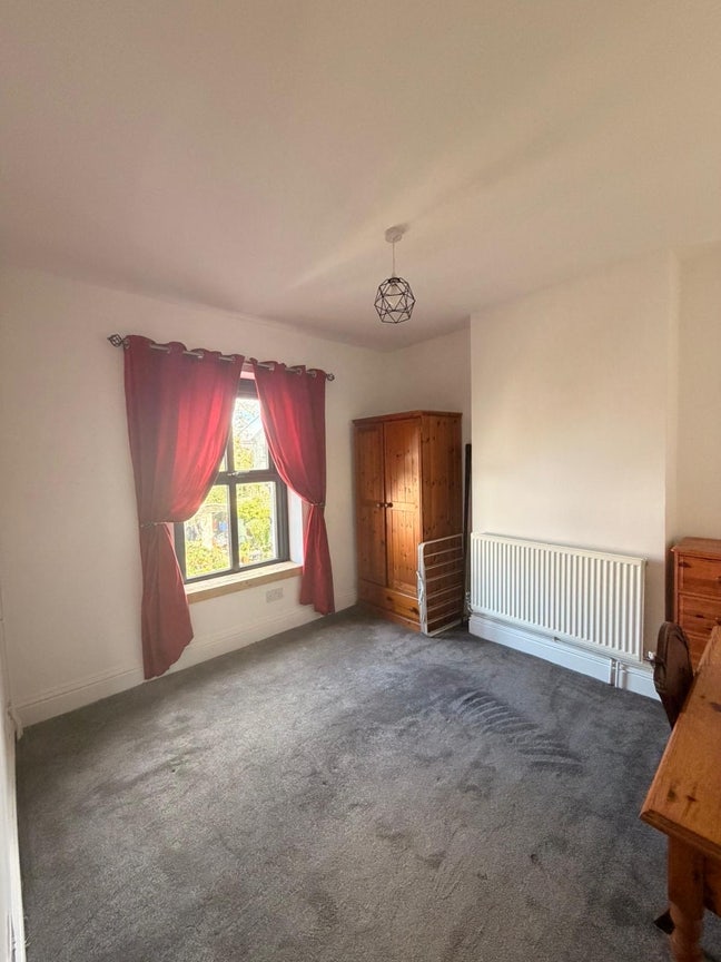 Large Double Room - Bills included Main Photo