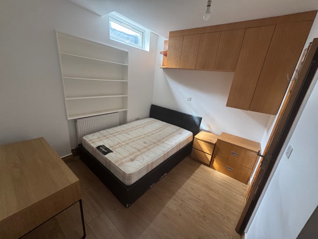 Double room in Tottenham Hale  Main Photo