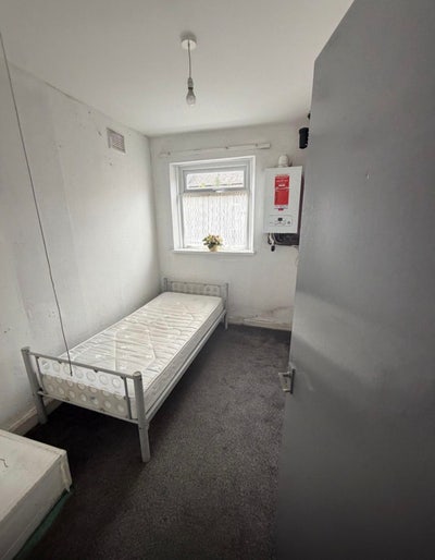 6 bedroom house available shared Accommodation  Main Photo
