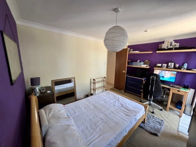 Furnished Large Double Bedroom Main Photo