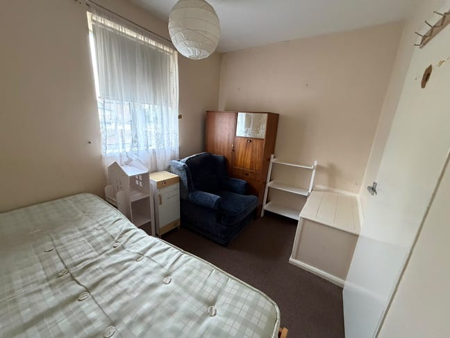 Single Bedroom Main Photo
