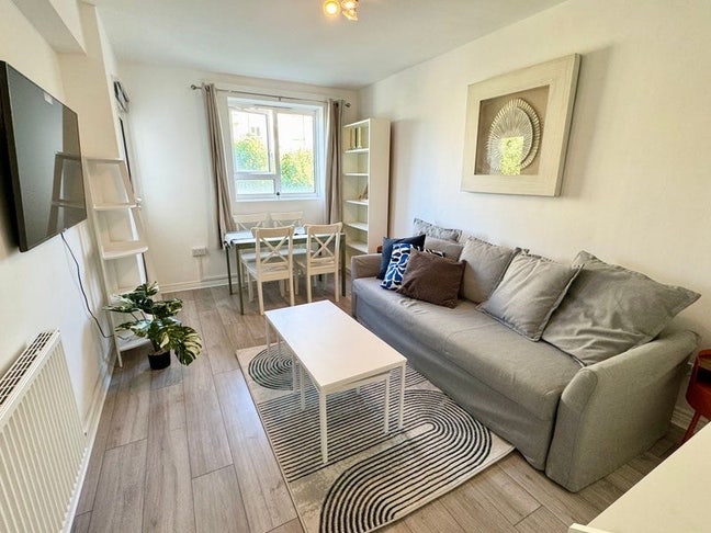 1 Double Room Access near UCL (All bills included! Main Photo