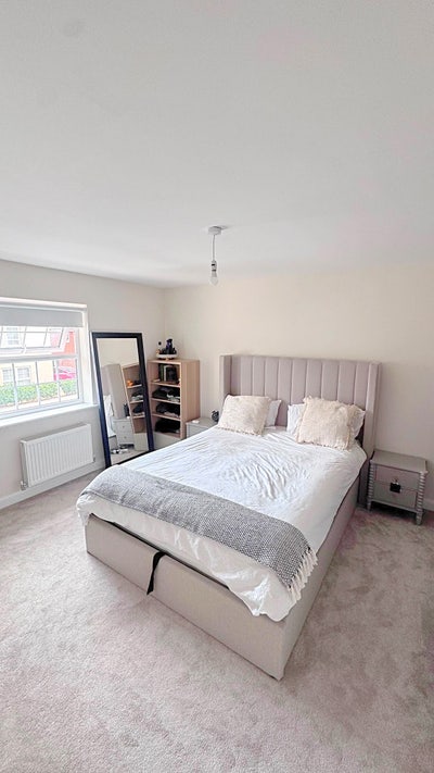 1x Double Room in Spacious Home! Main Photo