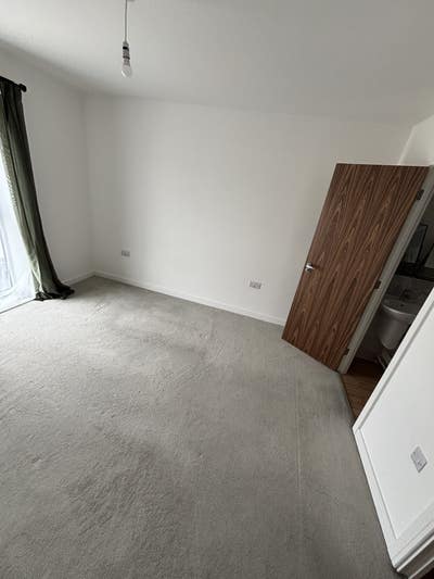 Double Bedroom w/ En Suite  Main Photo