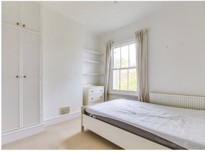 Flat in the Heart of Clapham Old Town Main Photo
