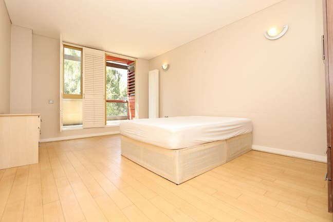 New large rooms in North Greenwich SE10  Main Photo