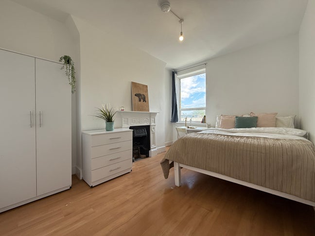  🏡 Spacious room in Whitechapel – Zone 1 & 2 🌟 Main Photo