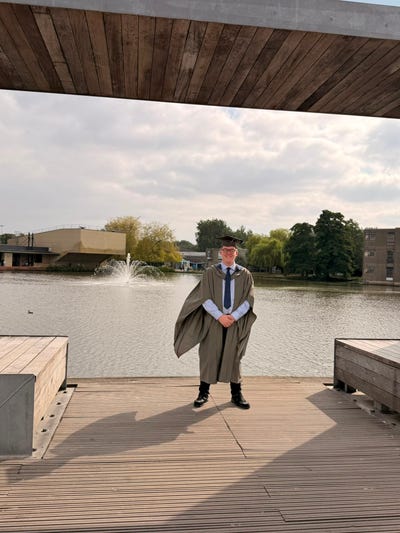 Professional looking for Leeds Flatshare Main Photo