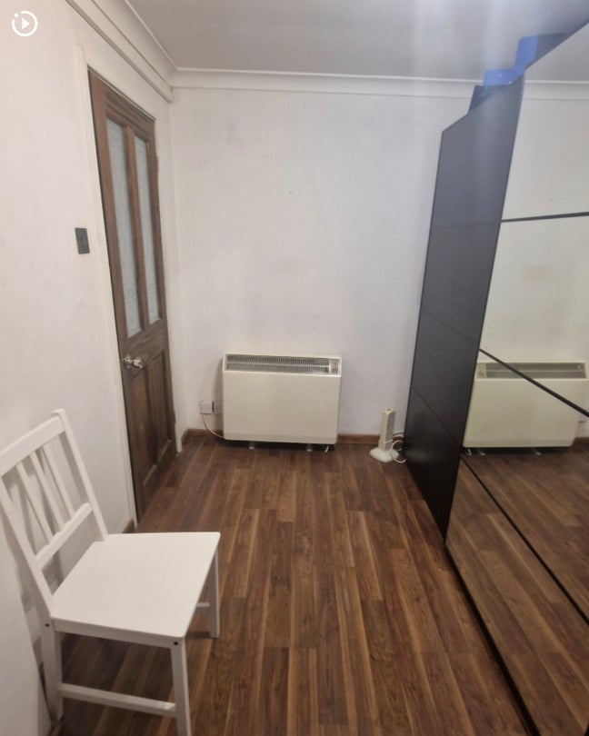 Double Bedroom  Main Photo
