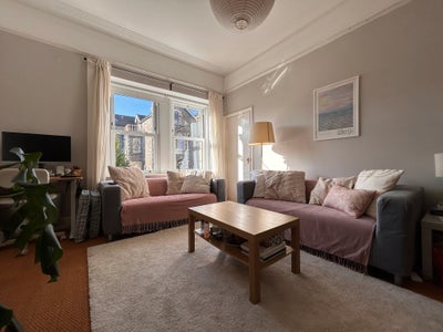 Double room in sunny Redland flat Main Photo