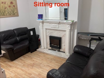 Three Double bedroom available for students Main Photo