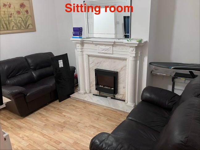 Three Double bedroom available for students Main Photo