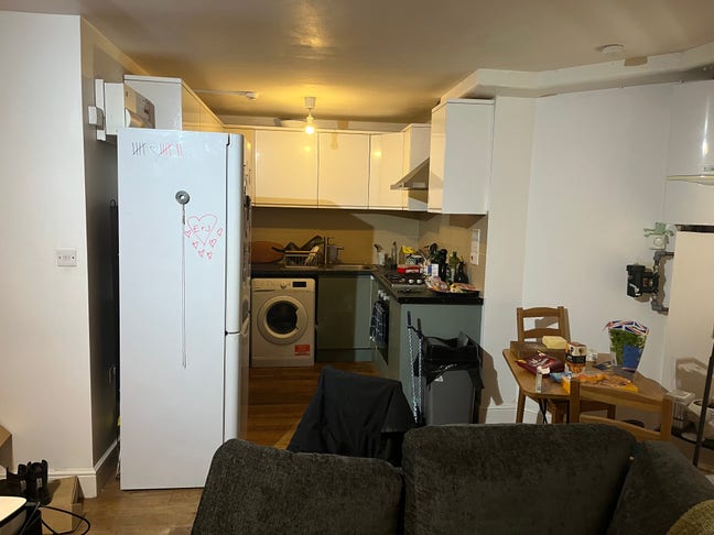 Double room available to let in Hornsey Main Photo