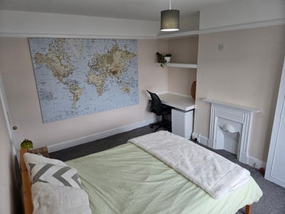  Large Room by Beach, 10m to Station (Bills Inc) Main Photo