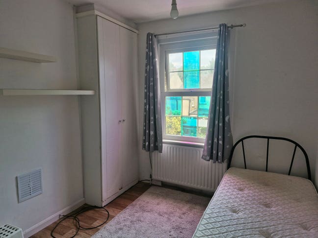 Double room to let in house with Adult Cat Main Photo
