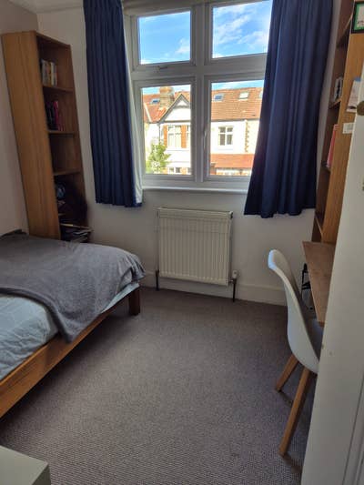 Mon-Fri single room in lovely home Main Photo